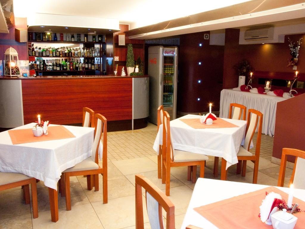 Hotel Zagiel Niewiesze Ngoại thất bức ảnh